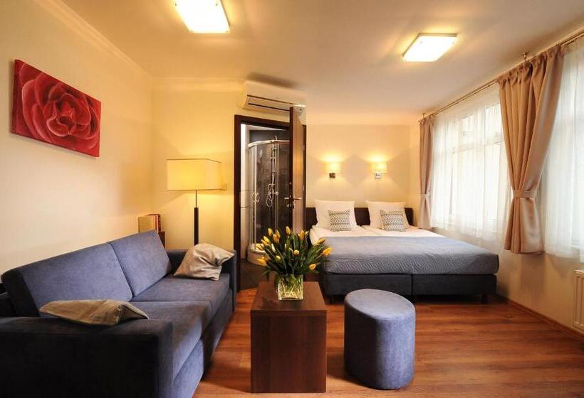 اتاق استاندارد سه نفره, Armon Residence