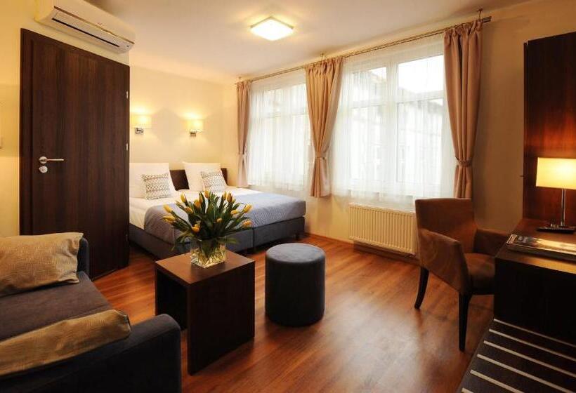 اتاق استاندارد سه نفره, Armon Residence