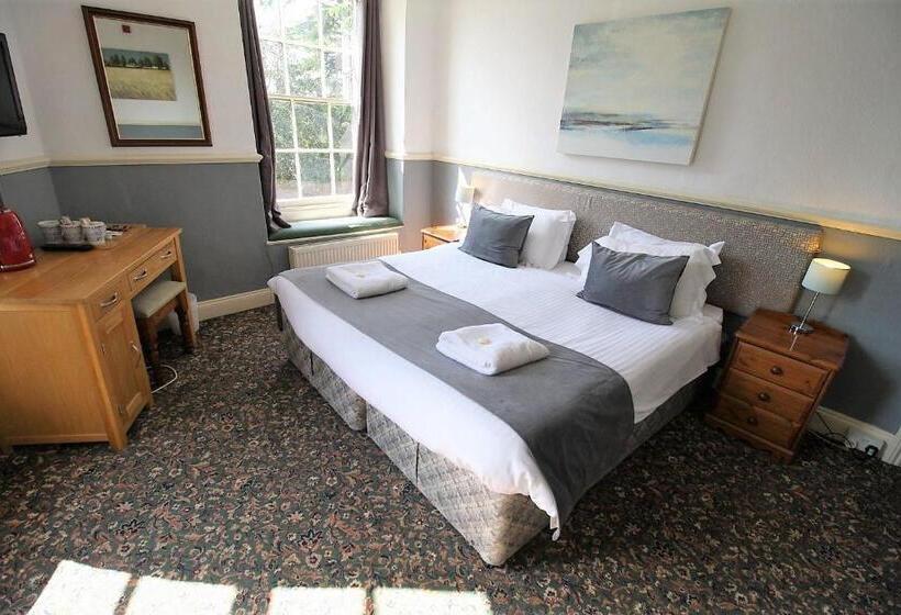 Standard Triple Room, The Kings Arms Chipping Norton