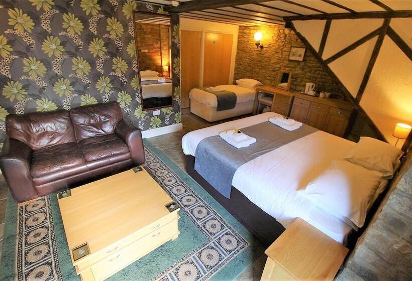 Deluxe Triple Room, The Kings Arms Chipping Norton