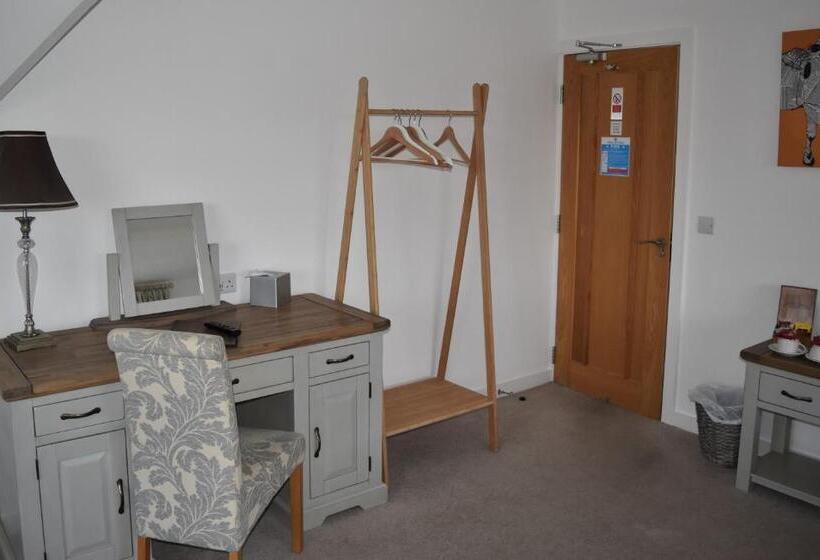 اتاق سوپریور خانوادگی, Three Horseshoes Country Inn