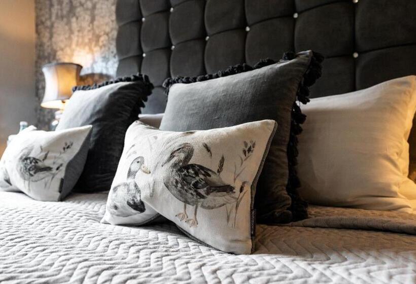 کابین, Newmarket Boutique Apartments