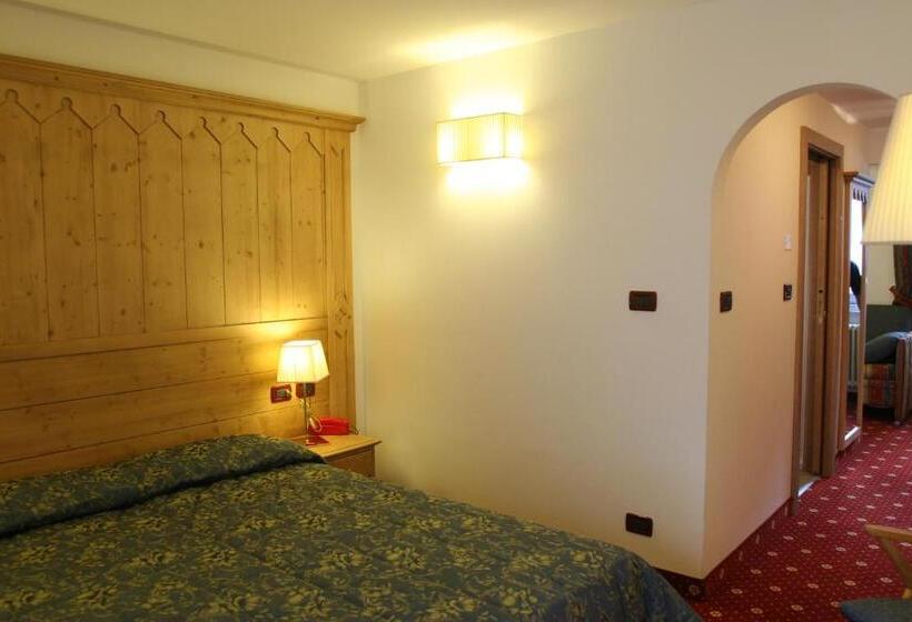 اتاق کلاسیک چهارنفره, Gh Hotel Monzoni