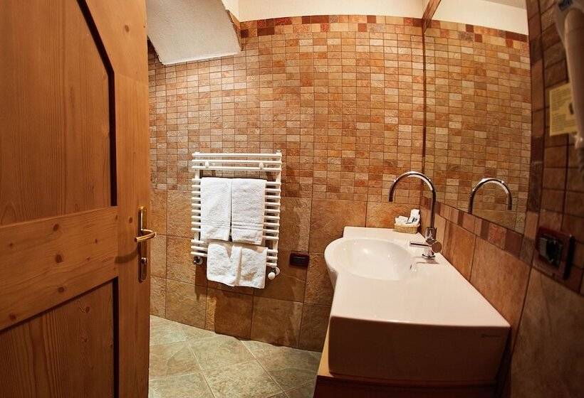 اتاق کلاسیک سه تخته, Gh Hotel Monzoni