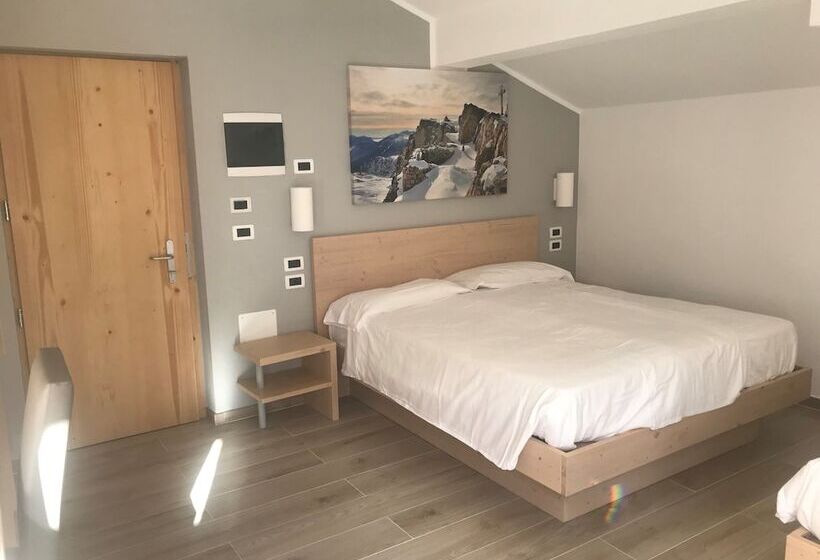 اتاق کلاسیک سه تخته, Gh Hotel Monzoni