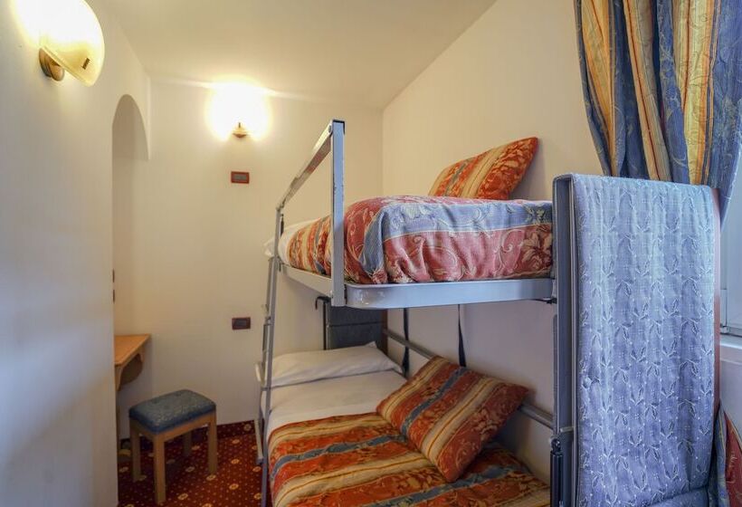 اتاق کلاسیک چهارنفره, Gh Hotel Monzoni