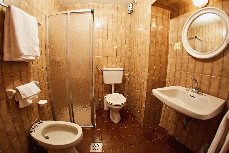 اتاق استاندارد یک نفره, Gh Hotel Monzoni