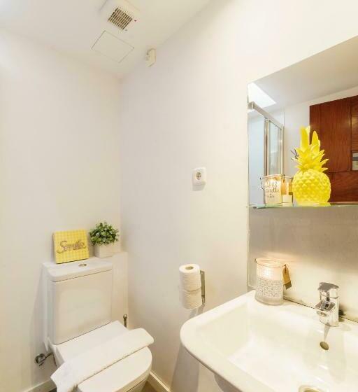 اتاق استاندارد با بالکن, Bypillow House