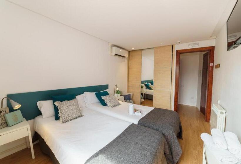 اتاق استاندارد با بالکن, Bypillow House