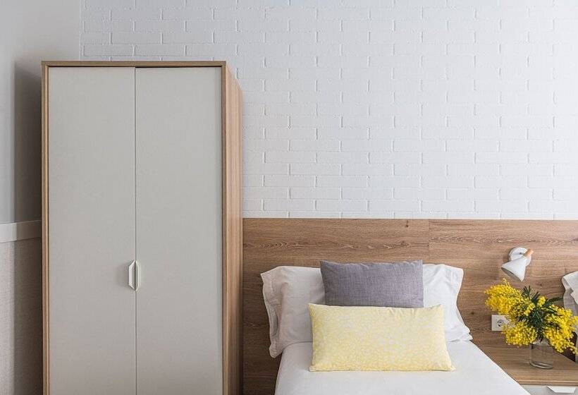 اتاق استاندارد سه نفره, Bypillow House