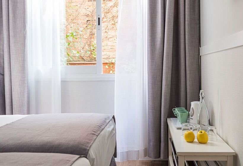 اتاق استاندارد سه نفره, Bypillow House