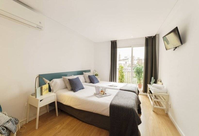 اتاق استاندارد با بالکن, Bypillow House