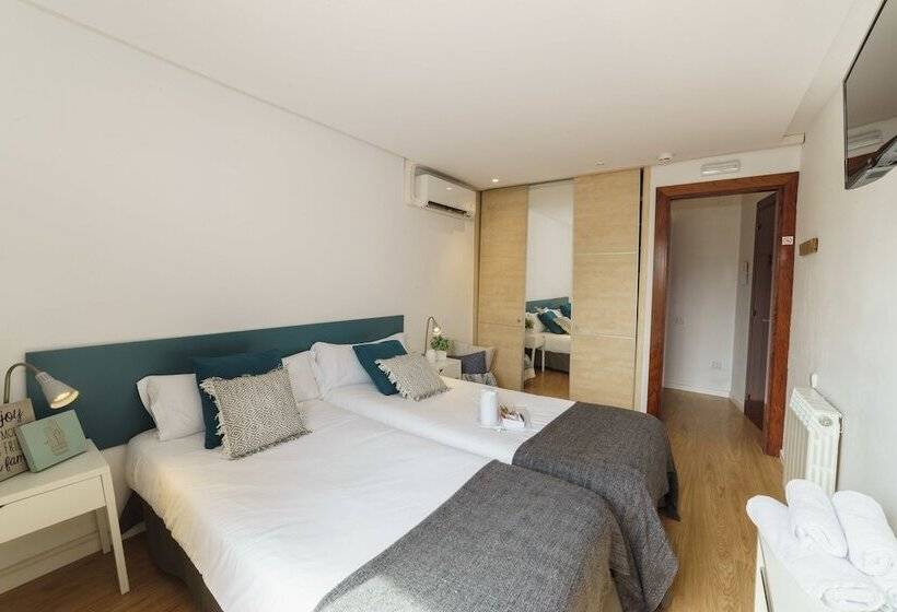 اتاق استاندارد با بالکن, Bypillow House