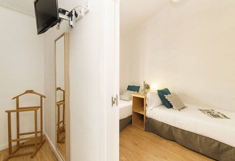 اتاق خانوادگی, Bypillow House