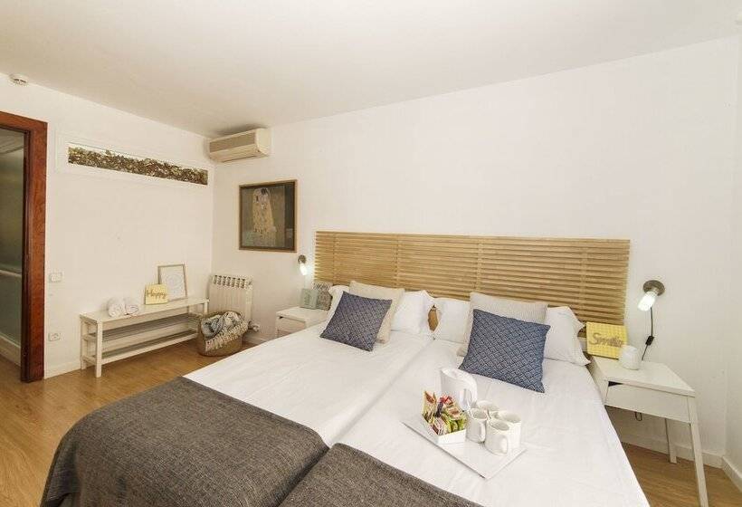 اتاق خانوادگی, Bypillow House
