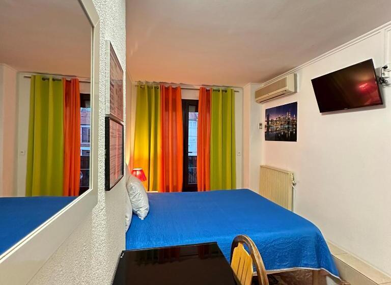 اتاق استاندارد یک نفره, Paris Star