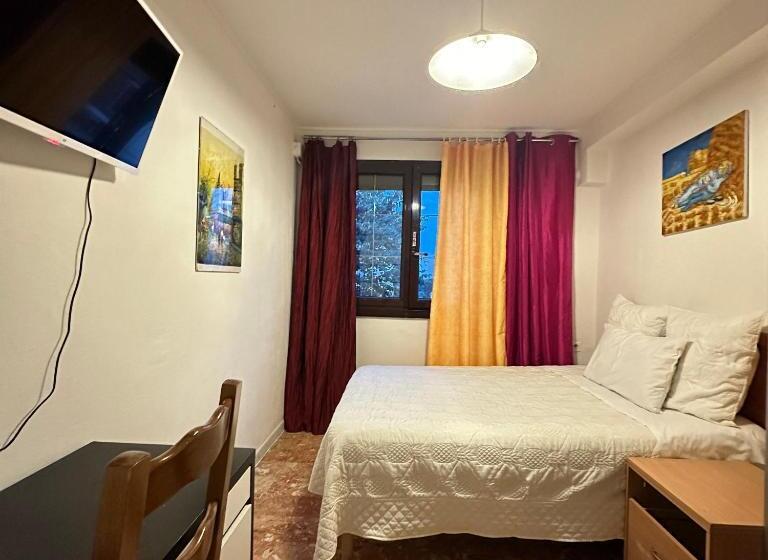 اتاق استاندارد یک نفره, Paris Star