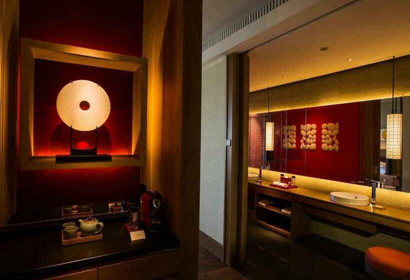 اتاق لوکس با تخت بزرگ, Park Hyatt Sanya Sunny Bay Resort