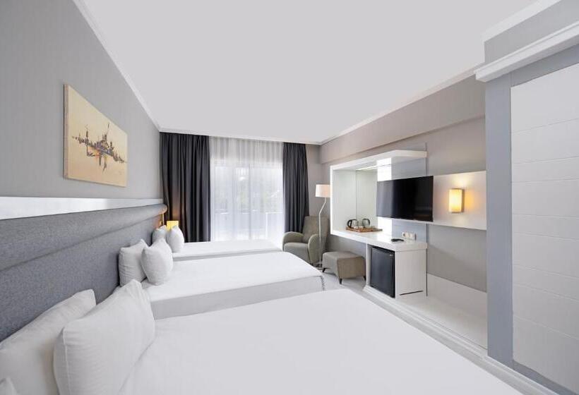 اتاق سوپریور چهار تخته, Dedeman Kemer Resort   Ultra All Inclusive