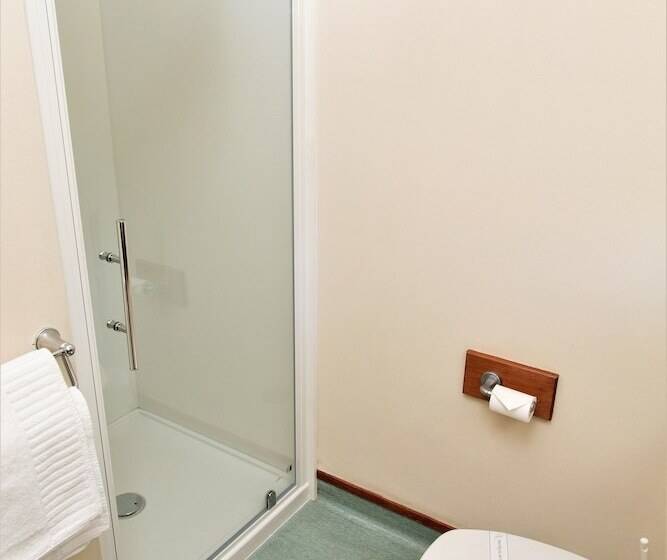 استودیوی استاندارد, Aspen Lodge Motel