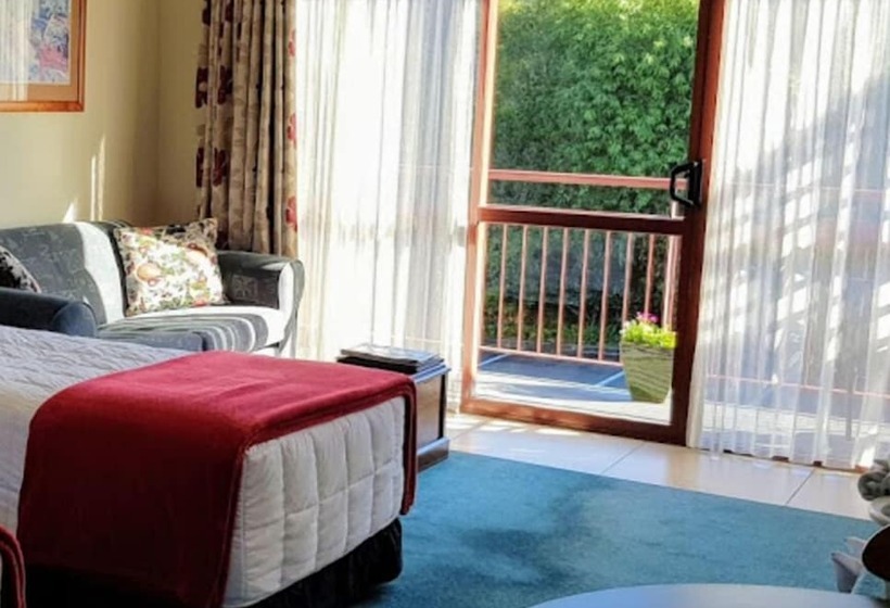 استودیوی استاندارد, Aspen Lodge Motel