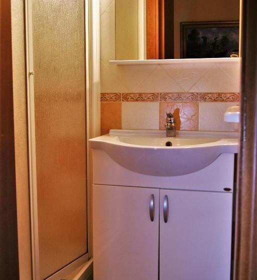اتاق استاندارد چهار تخته, Bed & Breakfast Oleaster