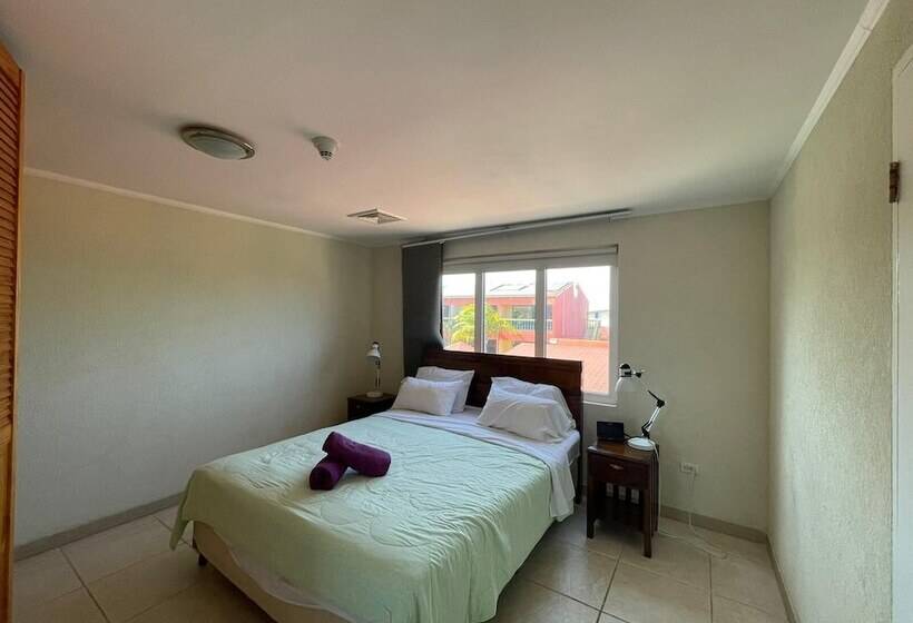 آپارتمان 2 خوابه, Del Rey Apartments