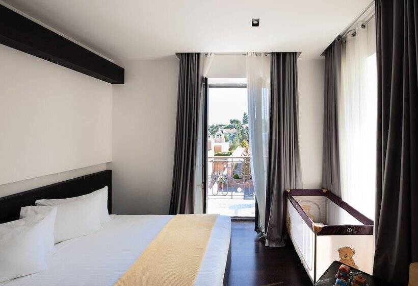 سوییت خانوادگی, Domotel Kastri