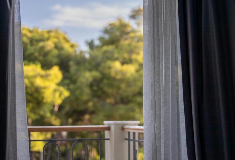 سوییت خانوادگی, Domotel Kastri