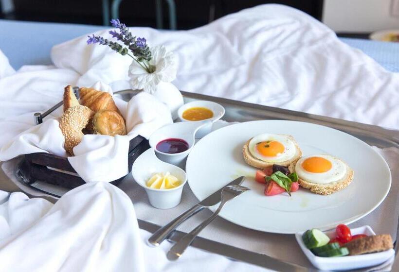 سوییت اجرایی, Domotel Kastri