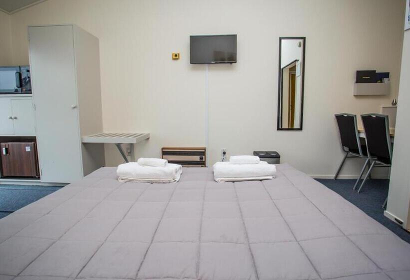 استودیوی استاندارد, The Coast Motel