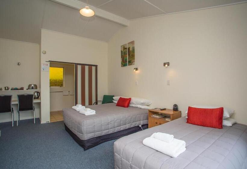 استودیوی استاندارد, The Coast Motel