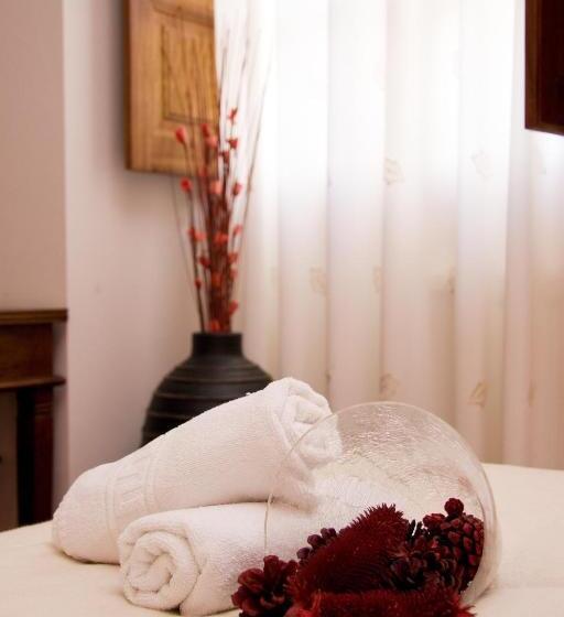 اتاق استاندارد یک نفره, Astur Regal