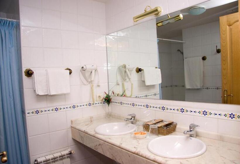 اتاق استاندارد یک نفره, Astur Regal