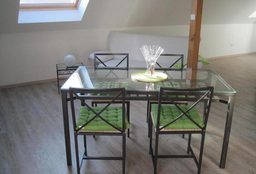 استودیوی استاندارد, Des Bois