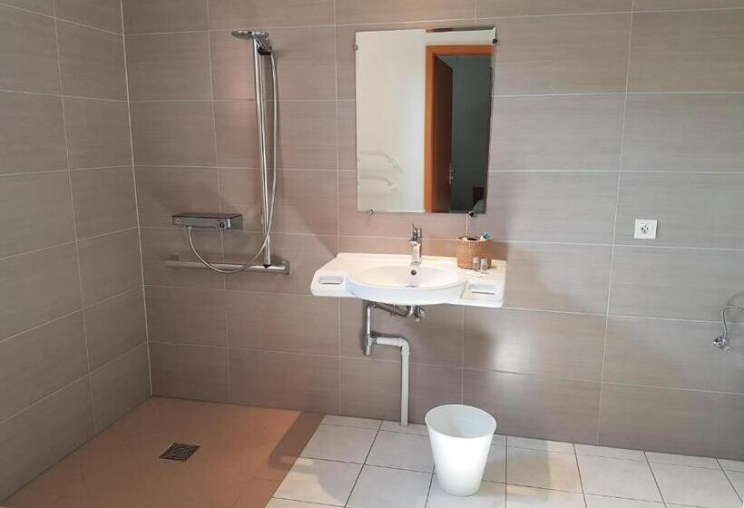 اتاق استاندارد برای معلولان, Des Bois
