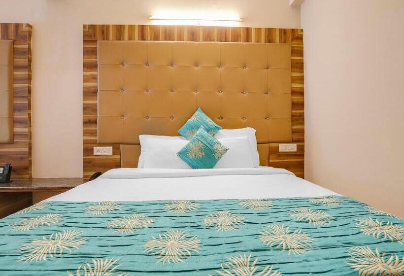 اتاق خانوادگی با چشم‌انداز استخر, Grandeur De Sanchi  Luxury Beach Resort & Spa