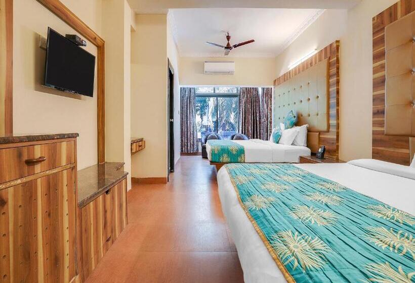 اتاق خانوادگی با چشم‌انداز استخر, Grandeur De Sanchi  Luxury Beach Resort & Spa