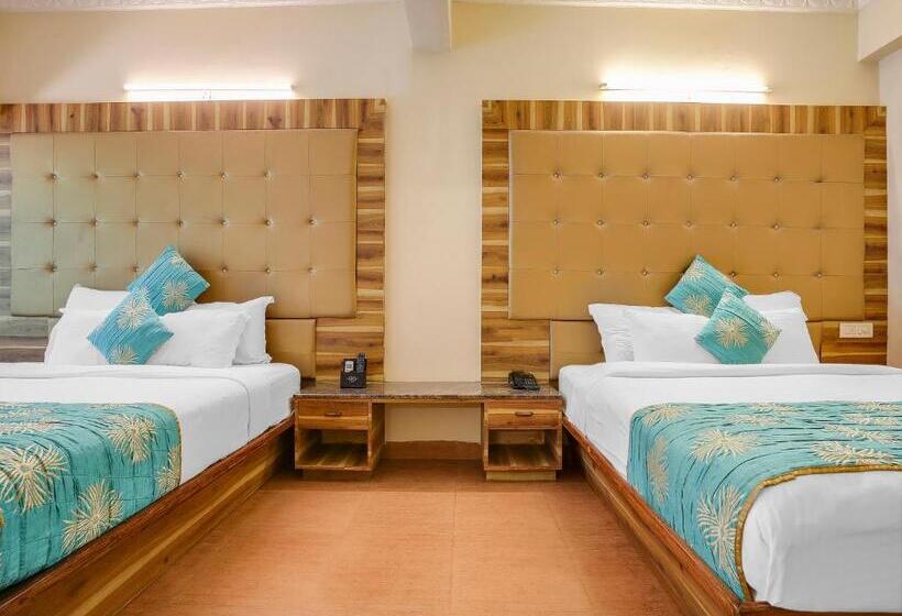 اتاق خانوادگی با چشم‌انداز استخر, Grandeur De Sanchi  Luxury Beach Resort & Spa