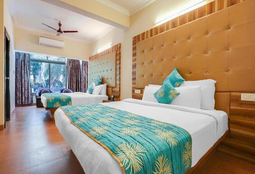 اتاق خانوادگی با چشم‌انداز استخر, Grandeur De Sanchi  Luxury Beach Resort & Spa