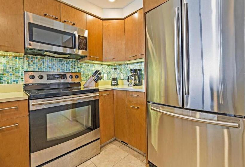 آپارتمان 1 خوابه با چشم‌انداز دریا, Hololani B703   Full Ocean View