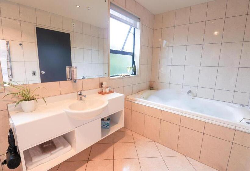 آپارتمان مدیریتی 2 خوابه, Coleraine Suites & Apartments