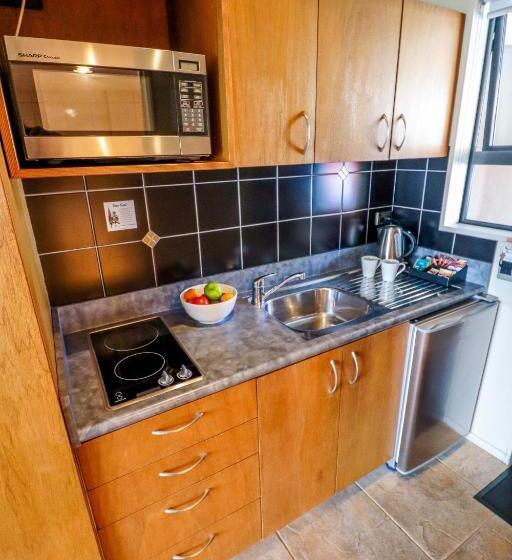 استودیو اجرایی, Coleraine Suites & Apartments
