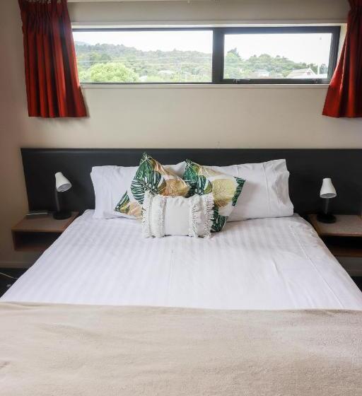اتاق لوکس, Coleraine Suites & Apartments