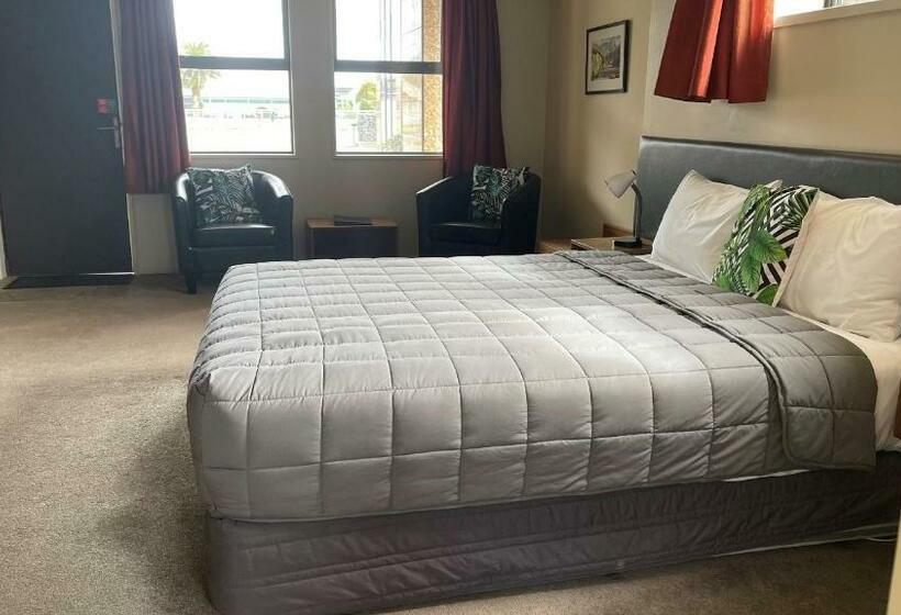 استودیو اجرایی, Coleraine Suites & Apartments