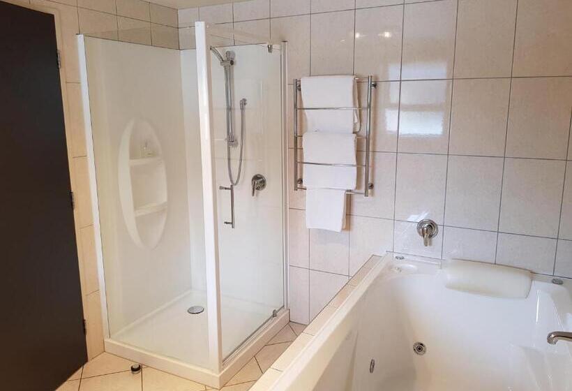 استودیو اجرایی, Coleraine Suites & Apartments