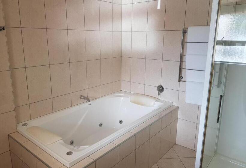 استودیو اجرایی, Coleraine Suites & Apartments