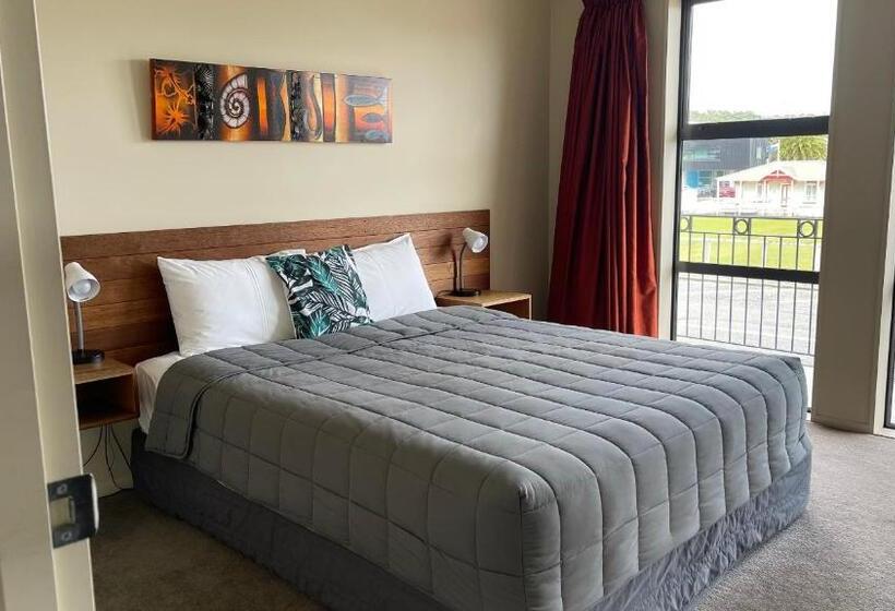 آپارتمان مدیریتی 2 خوابه, Coleraine Suites & Apartments