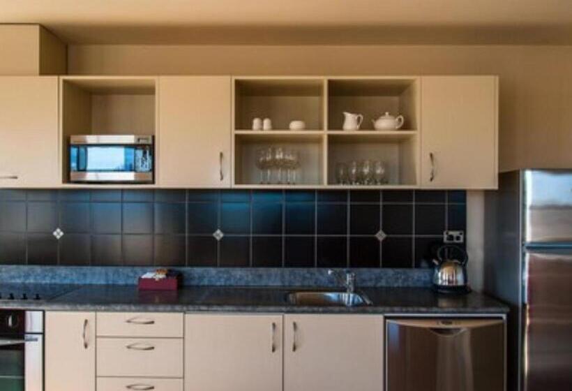 آپارتمان مدیریتی 2 خوابه, Coleraine Suites & Apartments