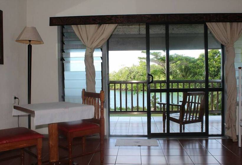 اتاق استاندارد با چشم‌انداز دریاچه, Lusia's Lagoon Chalets